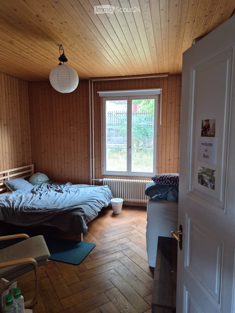 Chambre spacieuse avec vue sur le jardin en Lorraine (1)