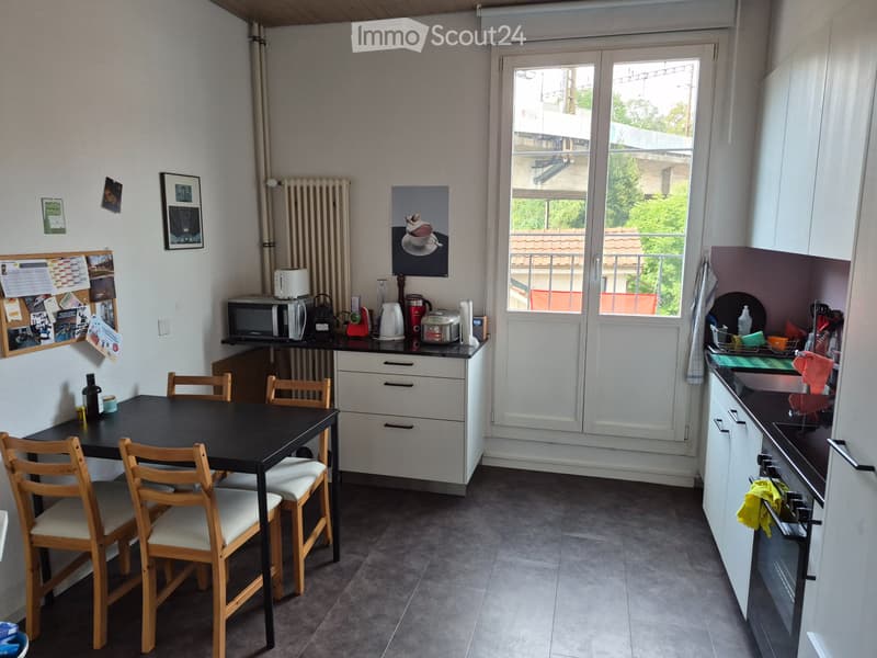 Chambre spacieuse avec vue sur le jardin en Lorraine (3)