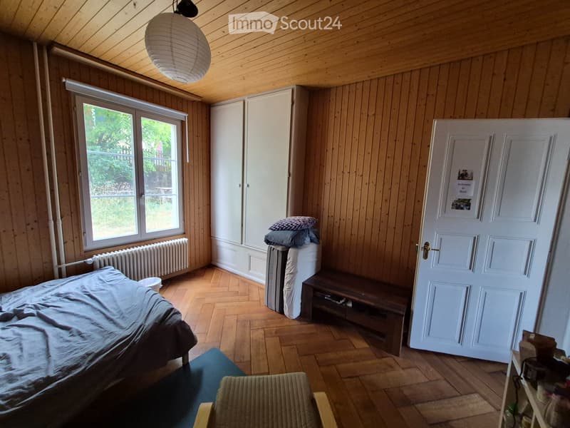 Chambre spacieuse avec vue sur le jardin en Lorraine (2)