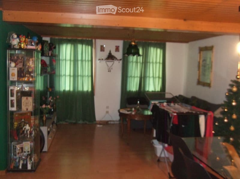 3- Zimmer Altbau Wohnung in Heimberg / Heizung 2 Holz öfeli (1)