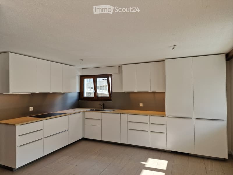 Schöne 5,5- Zimmerwohnung zu vermieten (2)
