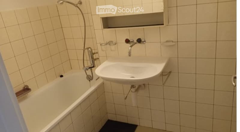 Moderne 4.5 Zimmerwohnung in Grub (3)
