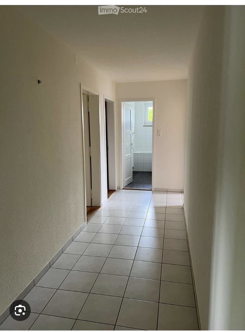 Nachmieter gesucht. Schöne, günstige 3 Zimmer Wohnung (1)