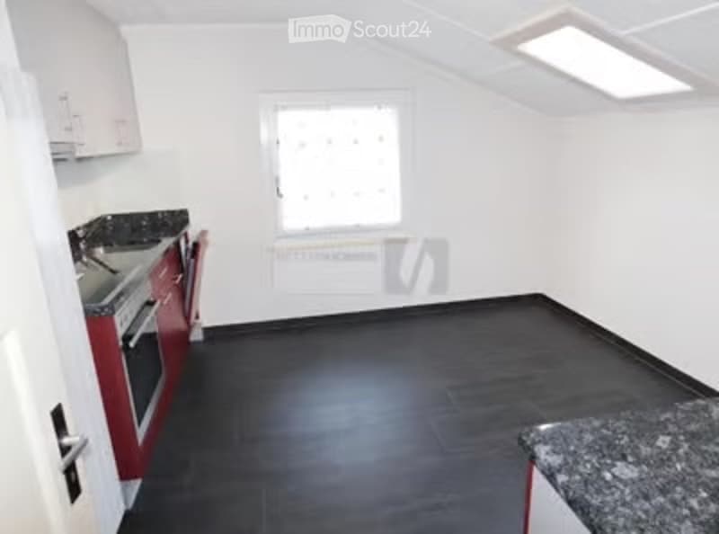Gemütliche 3.5 Zimmer Wohnung plus 2 Reduits in top Lage (2)