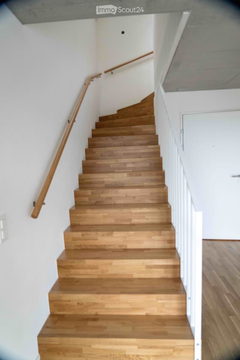 Moderne 4.5-Zimmer-Maisonettewohnung in Ottenbach (3)