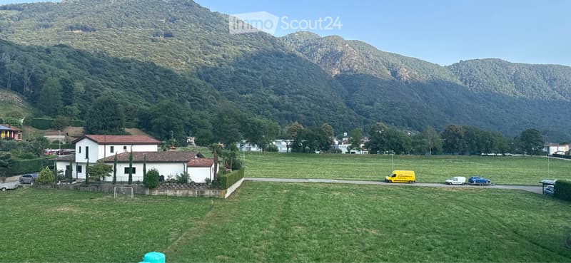 3.5 locali con ampio terrazzo Bironico (1)