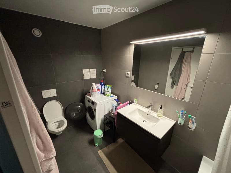 Big unfurnished room in 4 people flat (3)
