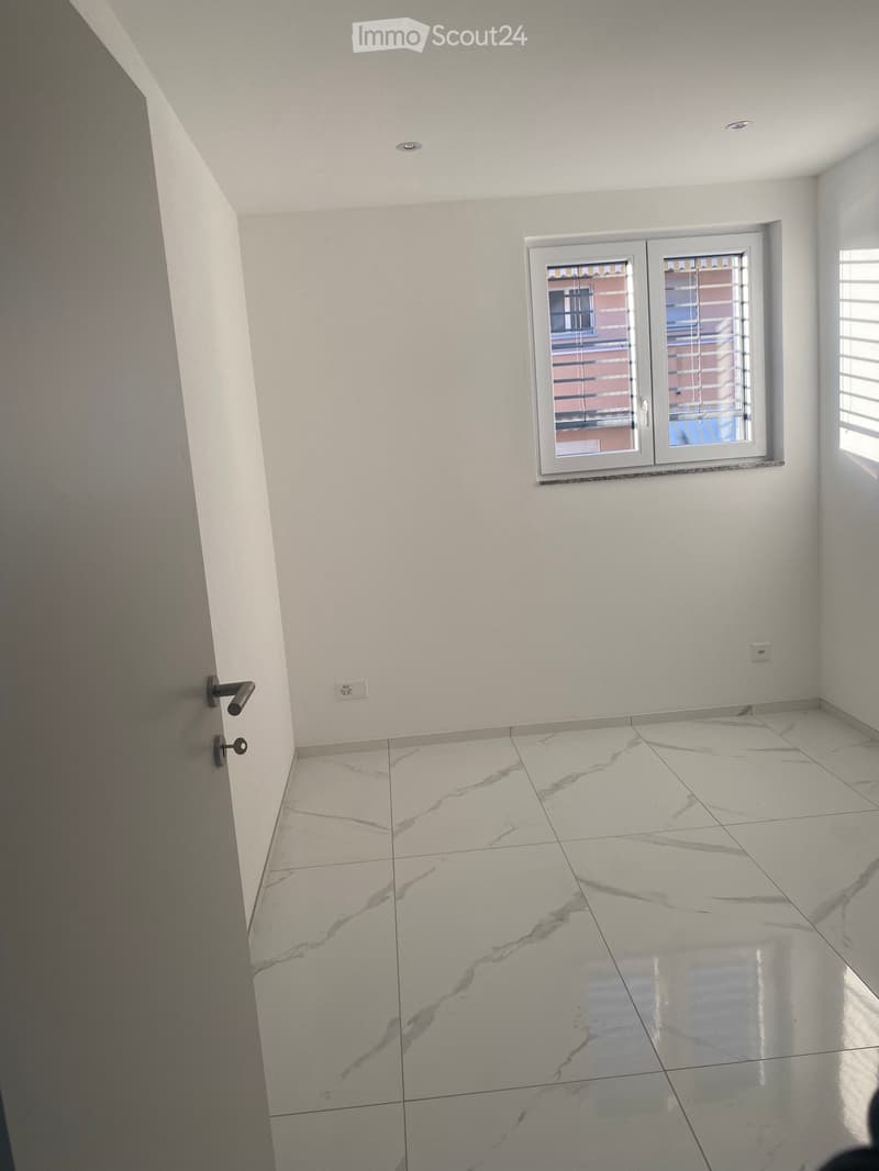 Affittasi 2.5 locali al 2 piano a Pregassona (2)