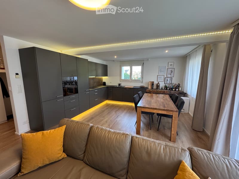 Moderne 4.5-Zimmer-Whg. mit Balkonen, Klimaanlage, Garagen (5)