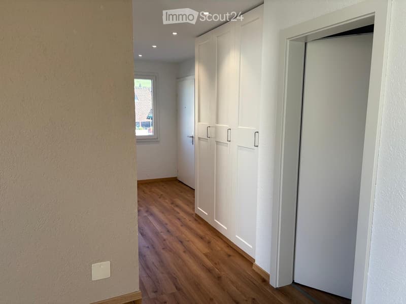 Schöne 2.5 Zimmer Wohnung im Grünen (4)