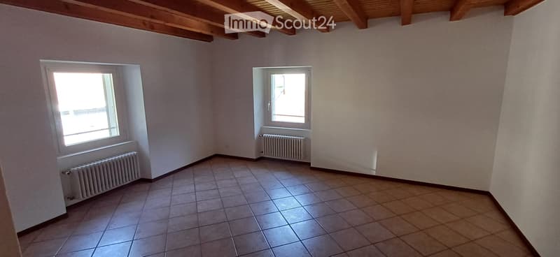 Affittasi spazioso appartamento di 3.5 locali a Rodi (4)