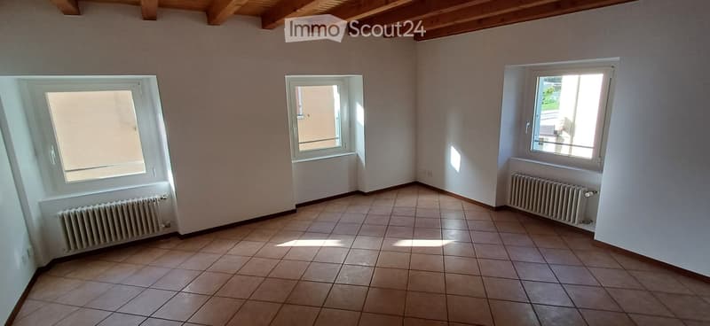 Affittasi spazioso appartamento di 3.5 locali a Rodi (2)