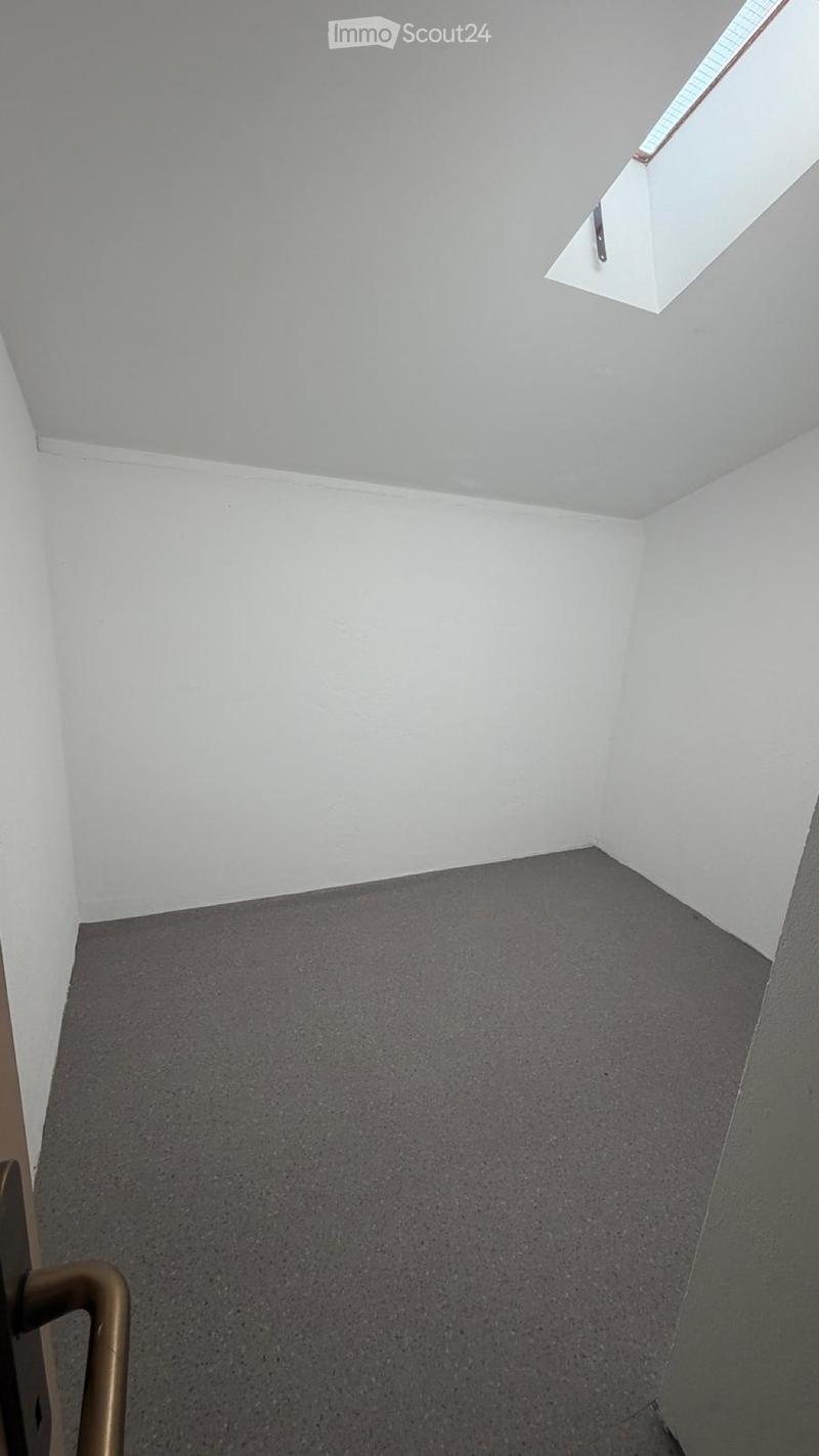 Helle 3.5-Zimmer-Wohnung im 2. Obergeschoss (8)