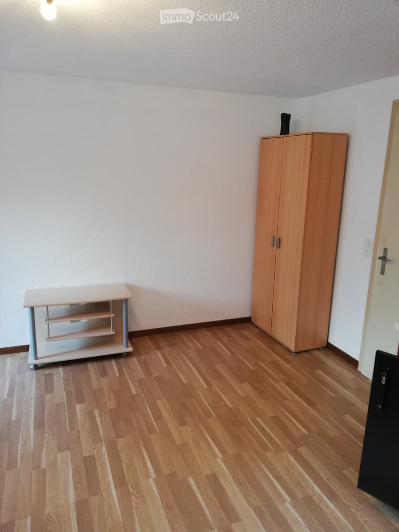 AB SOFORT MÖBILIERTES STUDIO ZU VERMIETEN (2)