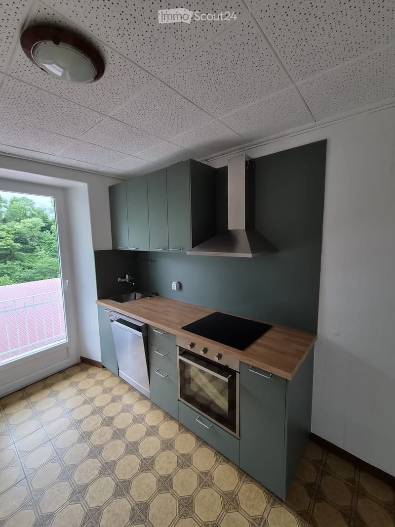 Affittasi nel nucleo di Gorduno casa luminosa di 5 locali. (5)