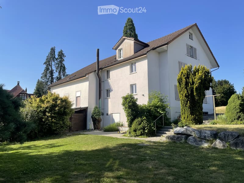 5,5 - Zimmer-Wohnung mit grossem Garten an ruhiger Lage (1)