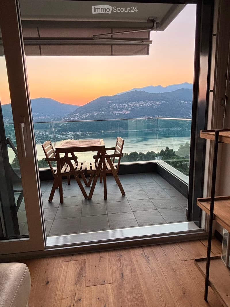 Appartamento con spettacolare vista lago (1)