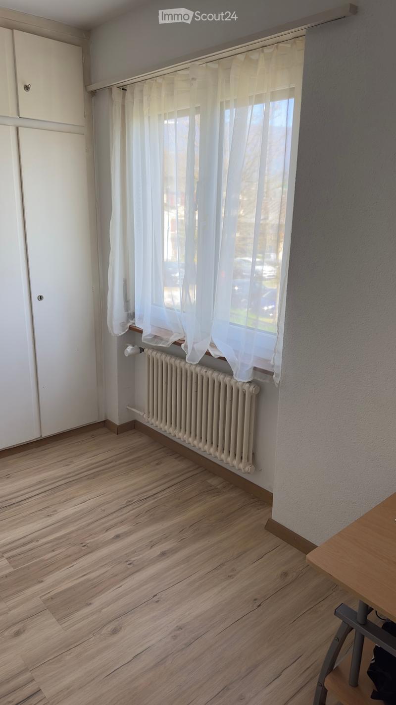 Frei Zimmer zur Untervermietung (2)