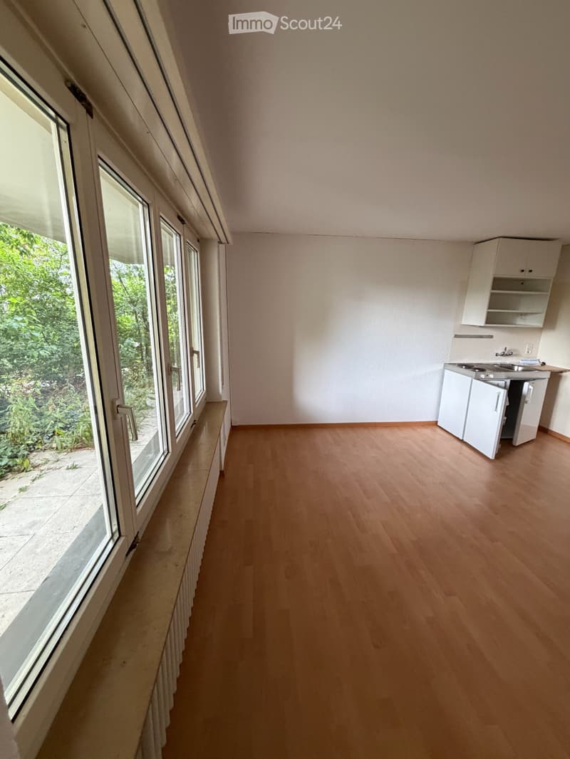 Helles Studio Zollikon - Haltestelle Rehalp vor der Haustüre (3)