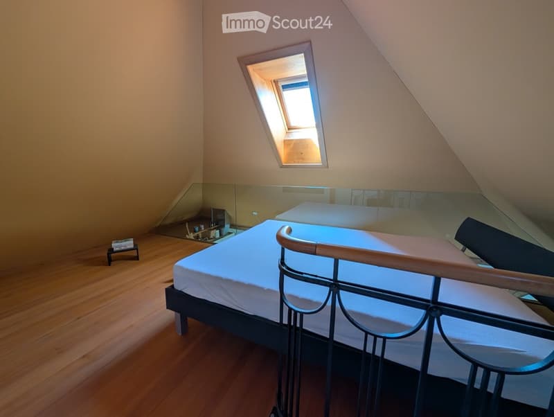 2.5-Zimmer-Dachwohnung mit Galerie und Sauna in Spiez (4)