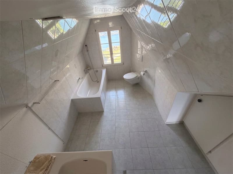 5,5 Zimmer Wohnung mit See- & Bergblick in Merlischachen (9)