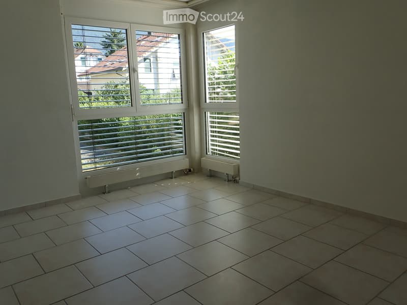 zu Vermieten 4 1/2 Zimmer Wohnung (4)