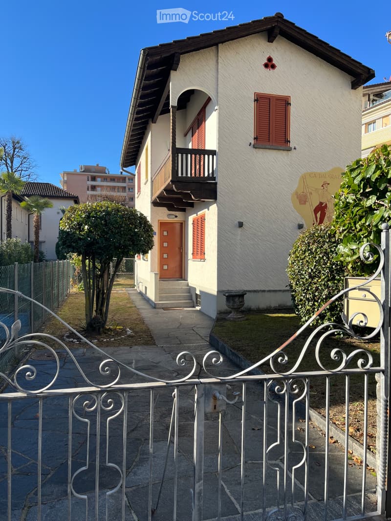 AFFITTASI CASA 4 LOCALI (1)