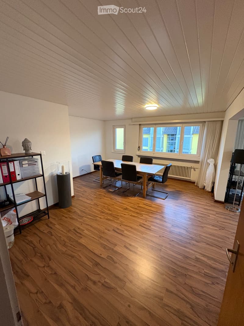 3.5 Zimmer-WHG inkl. 1x PP grosszügig und teilsaniert (3)