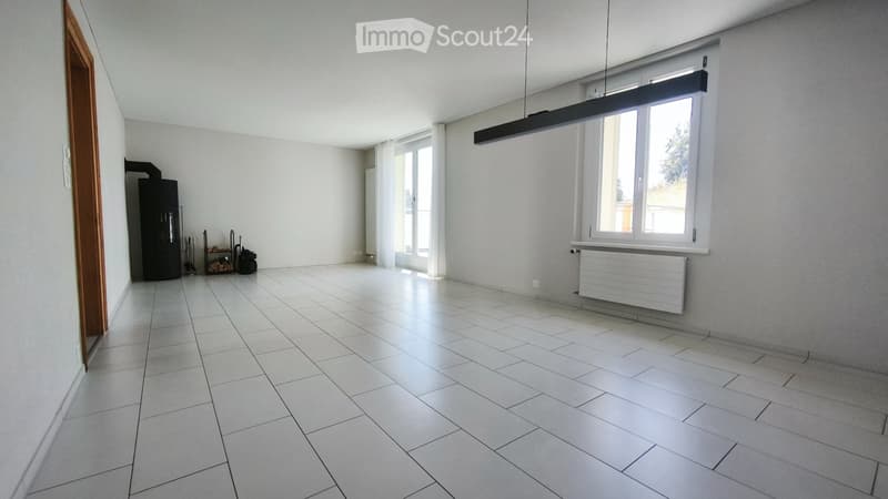 5.5 Zimmer-Wohnung mit Balkon und Gartensitzplatz (1)