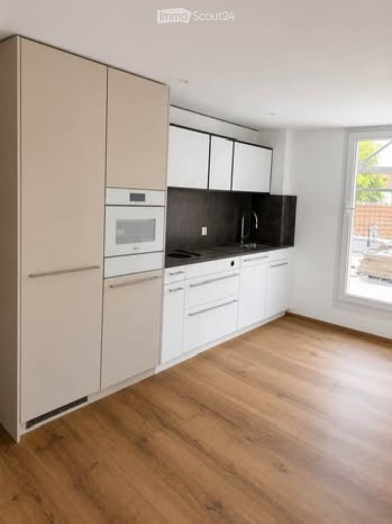 Zu vermieten 2.5 Zimmer Wohnung (1)
