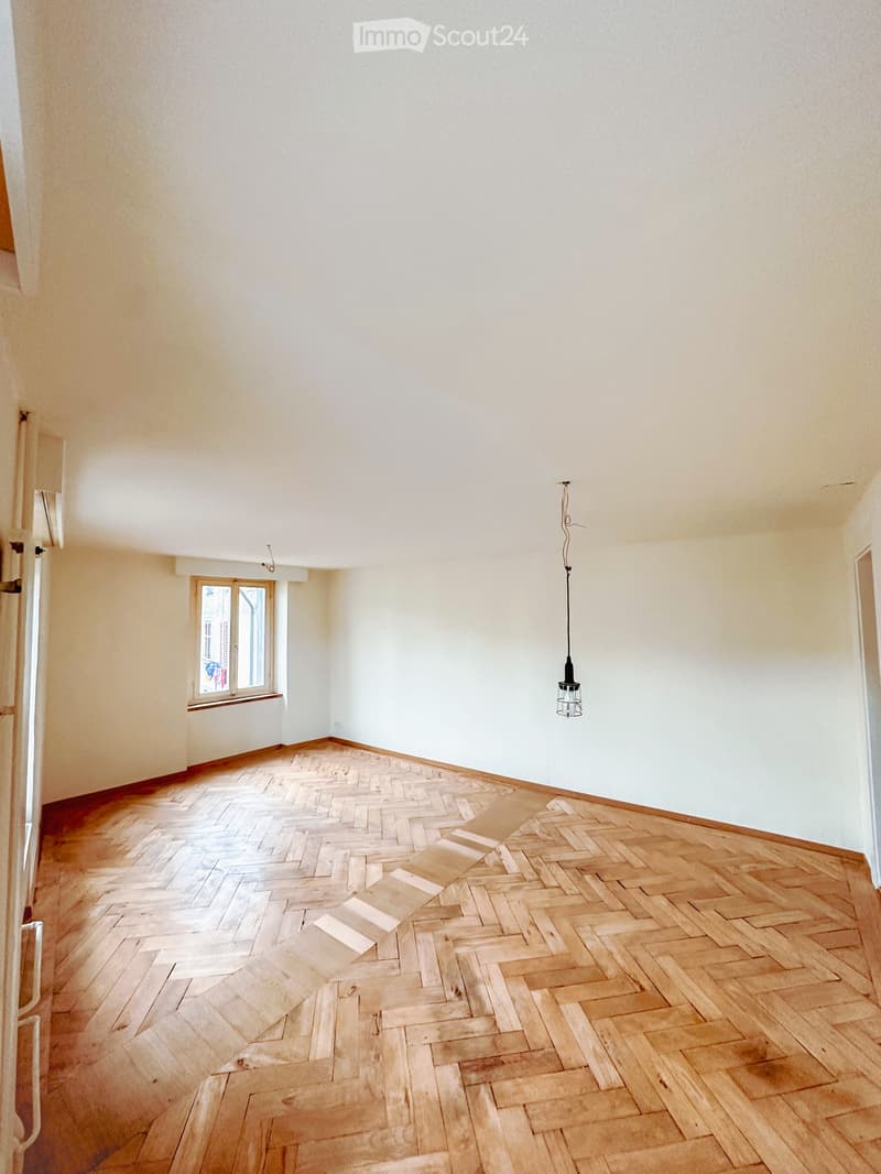 Renoviert, hell, zentral: 2-Zimmer-Wohnung ab 01.09. frei (3)