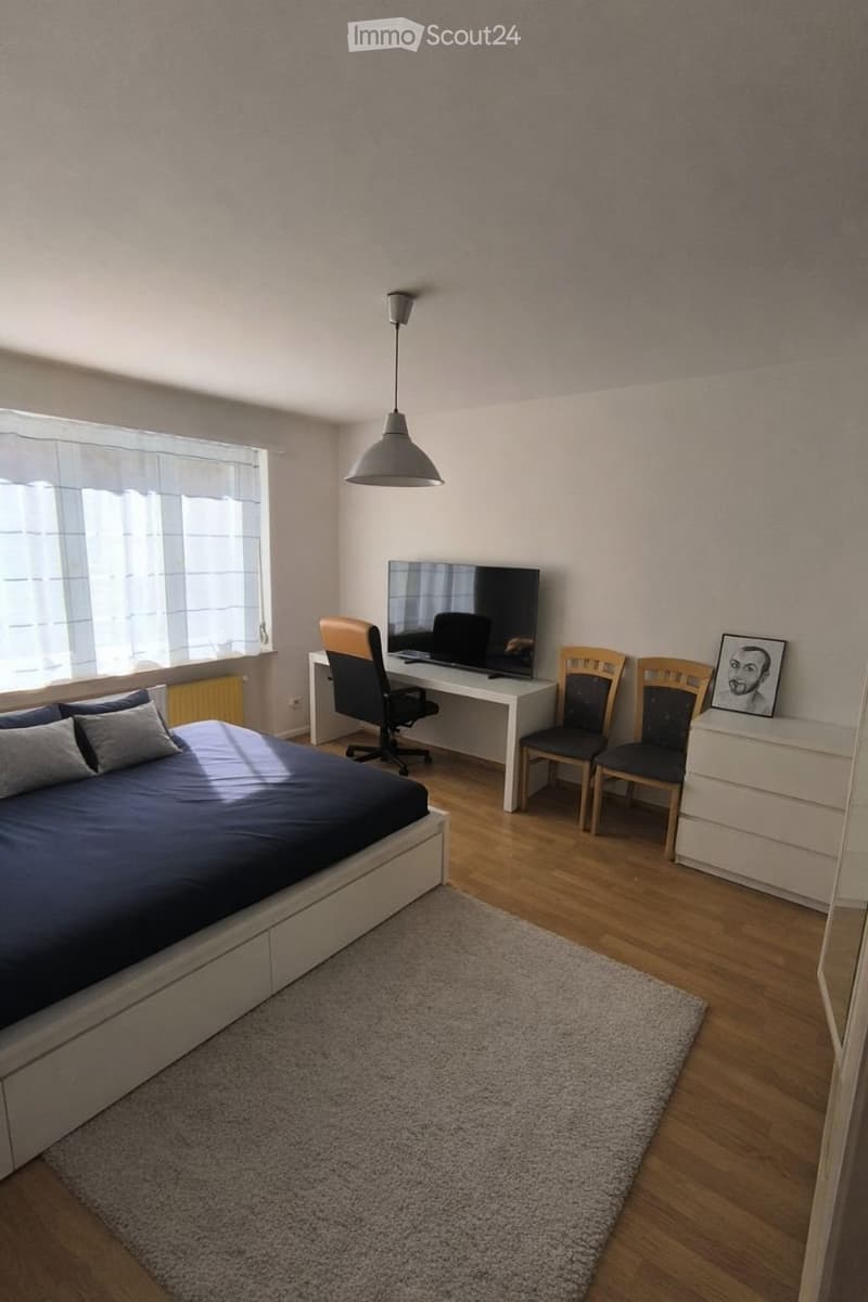 Zimmer in 3-Zimmer-Wohnung zu vermieten ab 1. November (1)