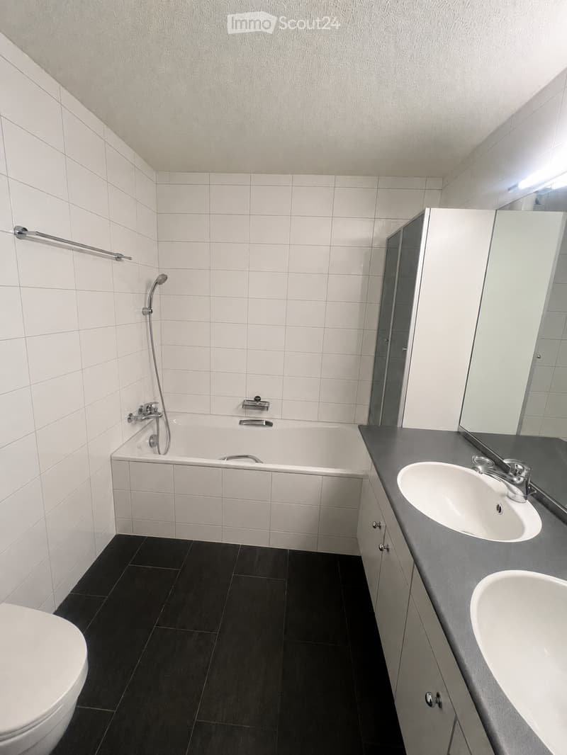 Traumoase: grosse 3.5-Zimmer-Wohnung mit Wintergarten (5)