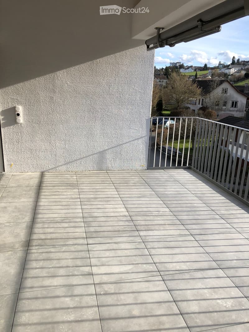 Ruhige 3 1/2-Dachwohnung, Sicht ins Grüne (2)
