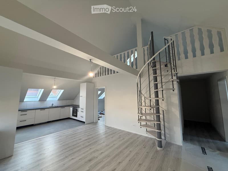 4.5-Zimmer-Attikawohnung mit Gartenplatz & Swimmingpool (2)