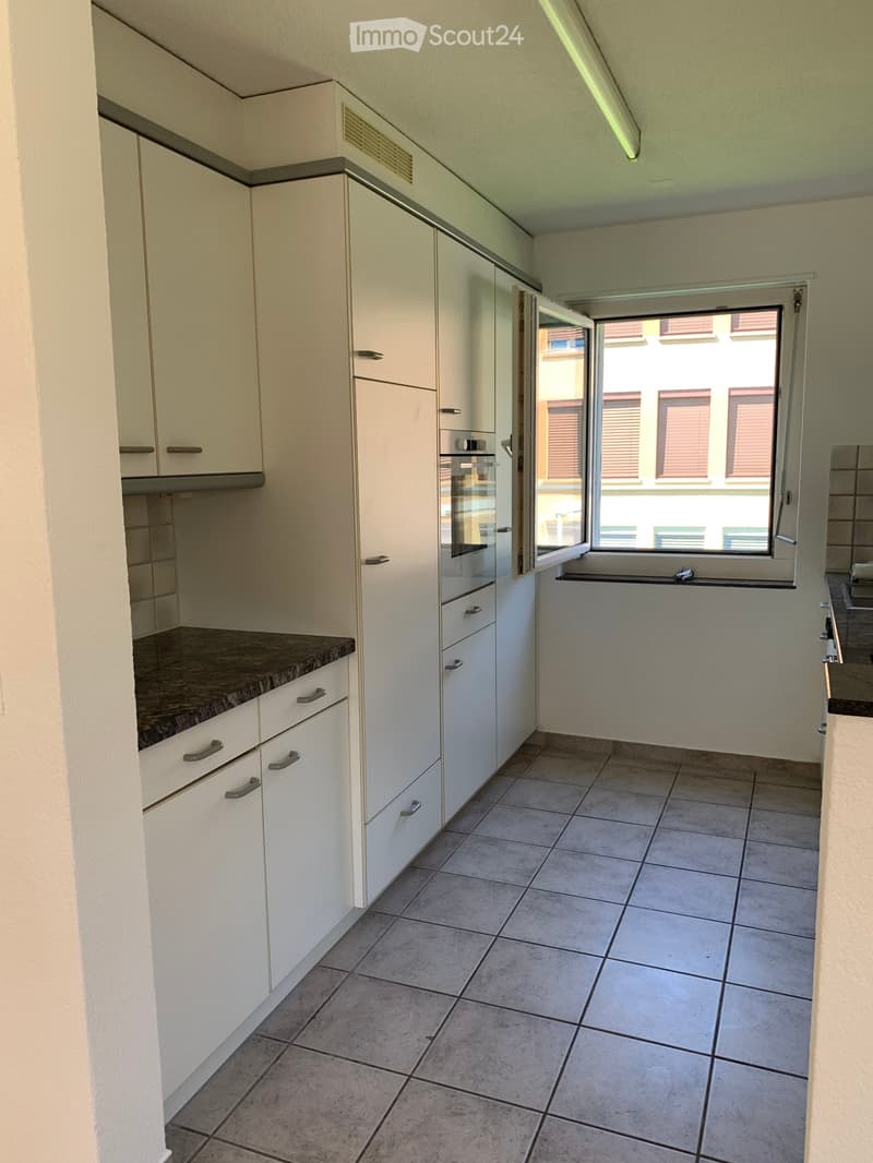 Schöne gepflegte 3.5 Zimmer Wohnung (3)