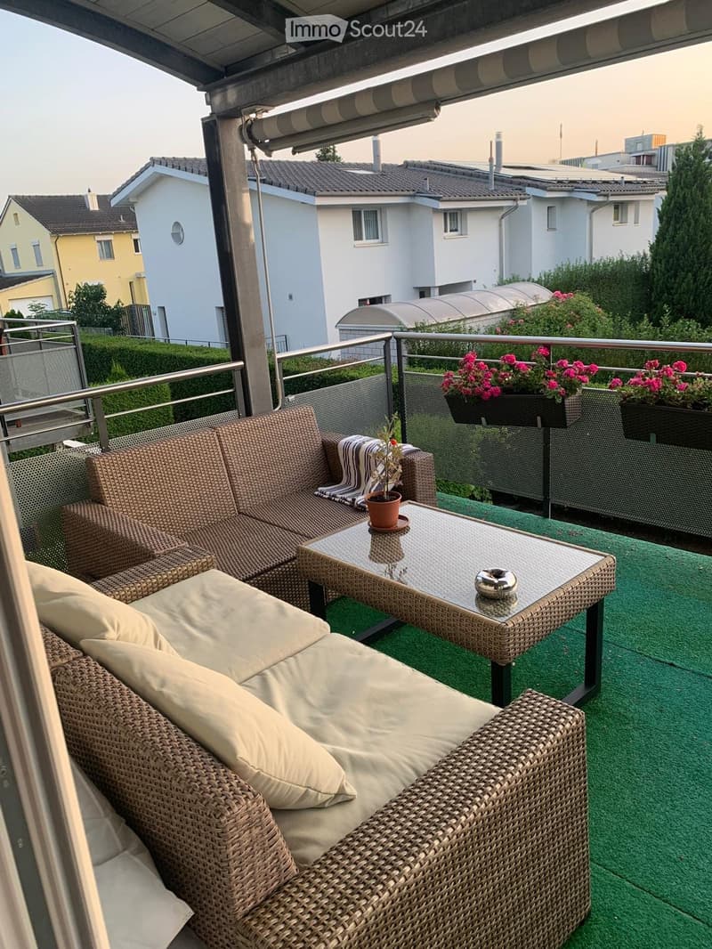 Niederuzwil: moderne 4½-Zimmer-Wohnung im 1. OG (2)
