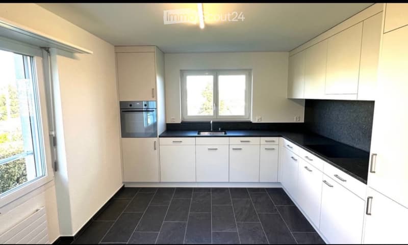 8 Zimmer Einfamilienhaus Mit Carport und Garage (3)