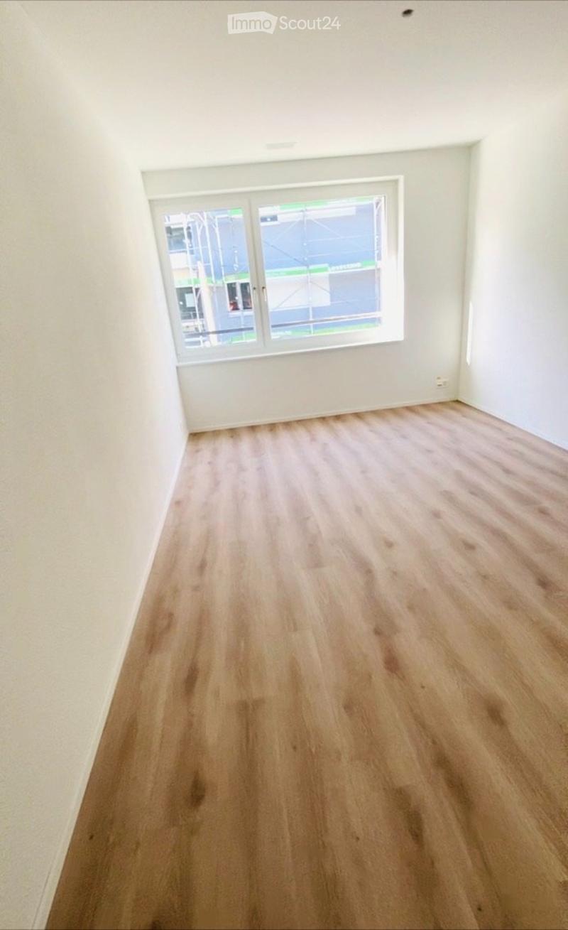 Helle. moderne 2.5. Neubau-Wohnung mit 2 Balkonen in Zürich (4)