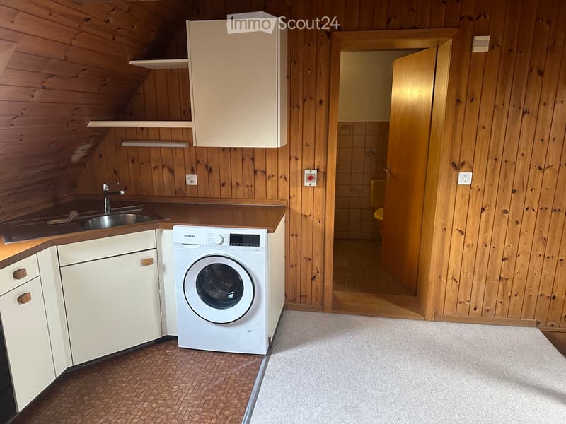 1,5 Zimmer Altbauwohnung DG in Koppigen BE (2)