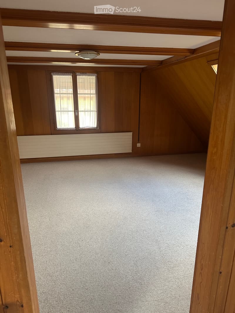 1,5 Zimmer Altbauwohnung DG in Koppigen BE (4)