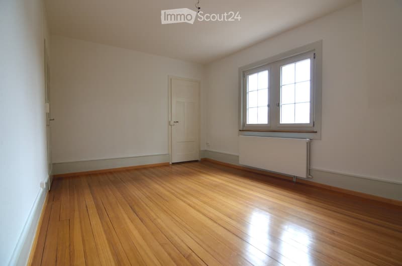3-Zimmer-Wohnung mit Balkon 2 Minuten zum Bahnhof Lyss (1)
