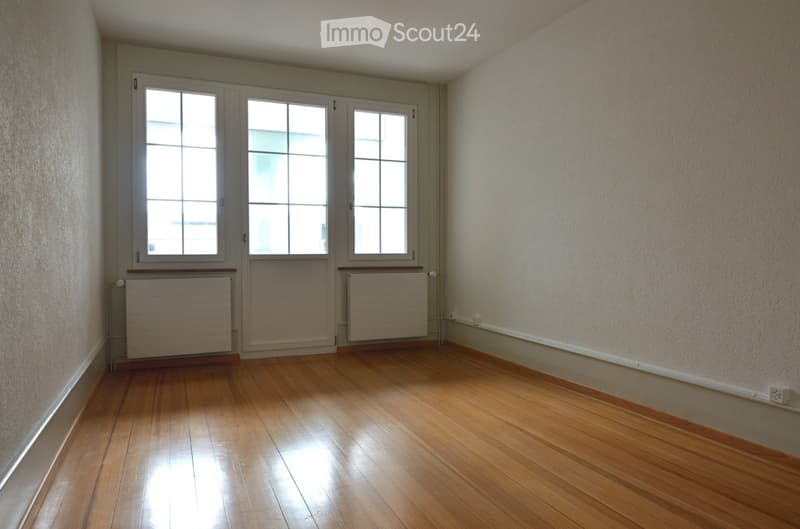 3-Zimmer-Wohnung mit Balkon 2 Minuten zum Bahnhof Lyss (5)