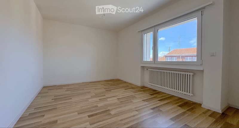 Top Lage! 2.5-Zimmerwohnung mit Balkon (4)