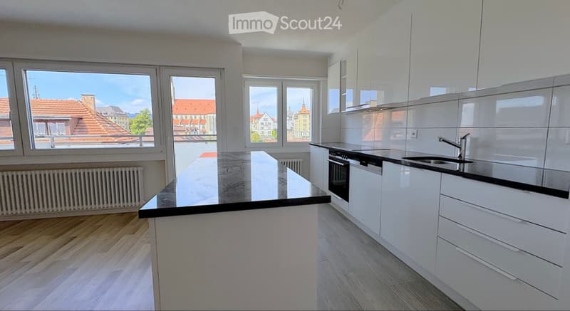 Top Lage! 2.5-Zimmerwohnung mit Balkon (5)