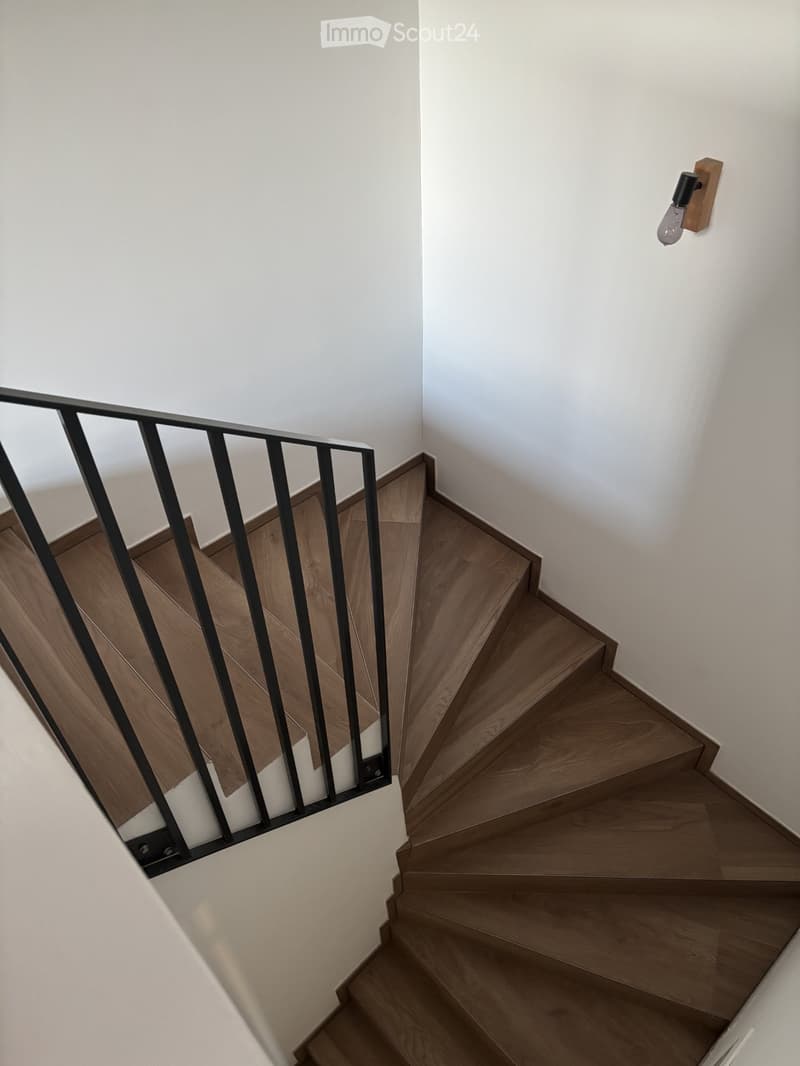 Charmante 4.5-Zimmer-Maisonette-Wohnung in Kölliken (2)