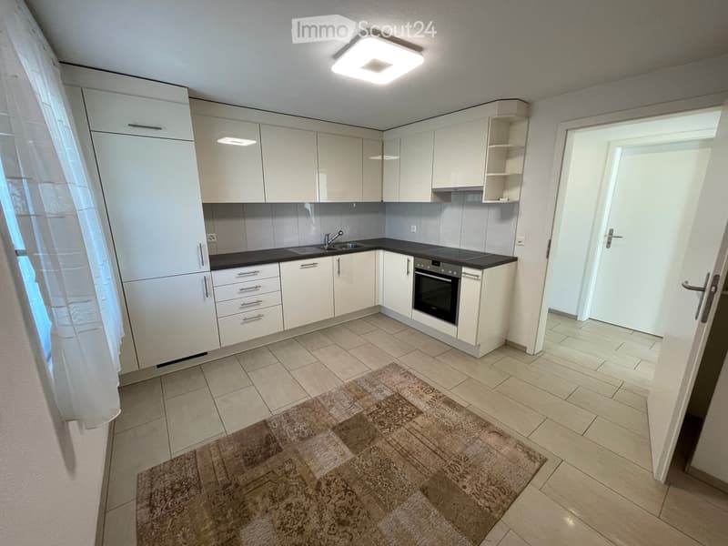 Helle und zentral gelegene 3.5-Zimmer-Wohnung in Oftringen (4)