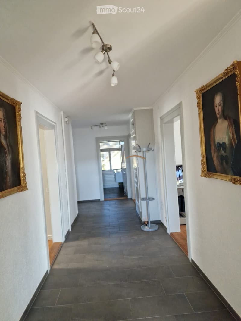 sehr grosse wohnung zu vermieten (1)