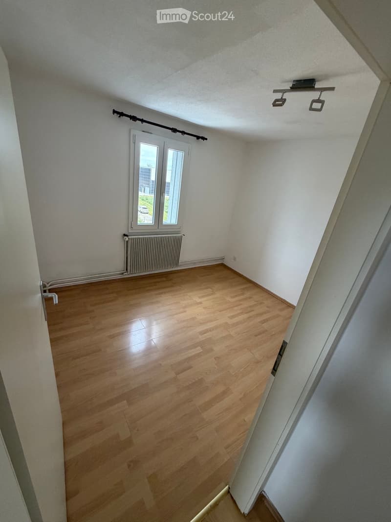 4 Zimmer Wohnung zu Vermieten (4)