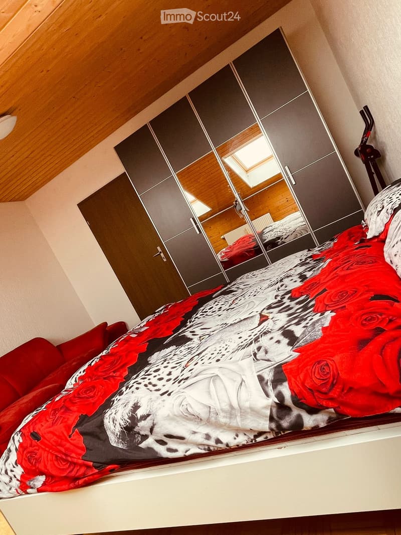 Sehr schönes, gemütliches vollmöbliertes WG-Zimmer ab SOFORT (1)